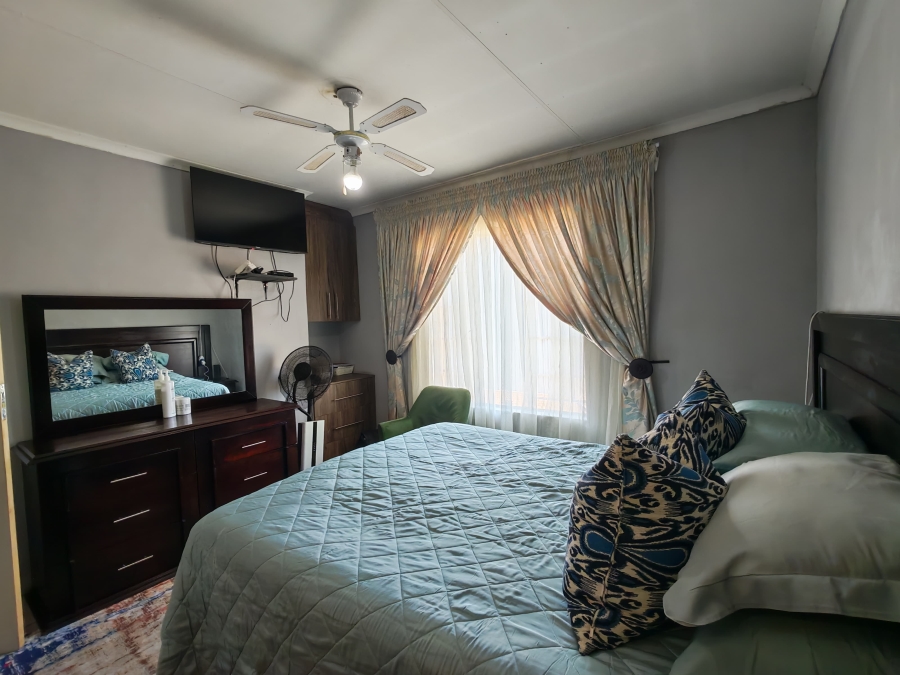 3 Bedroom Property for Sale in Waterval East North West